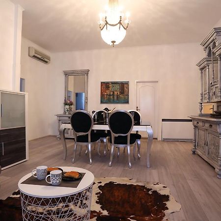 Apartment Papalic Palace Split Bagian luar foto
