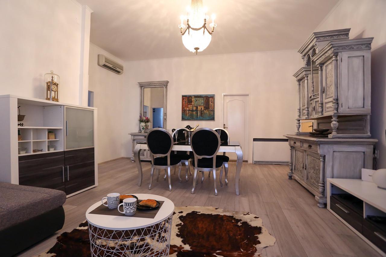 Apartment Papalic Palace Split Bagian luar foto
